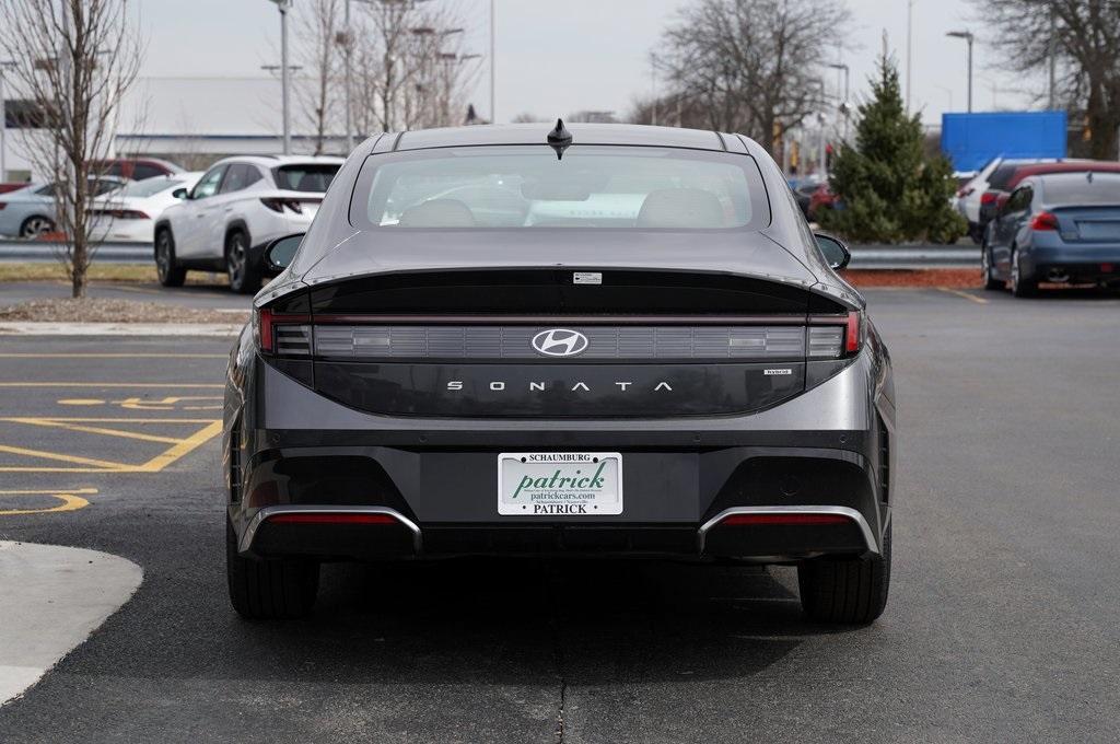 new 2025 Hyundai Sonata Hybrid car, priced at $37,990