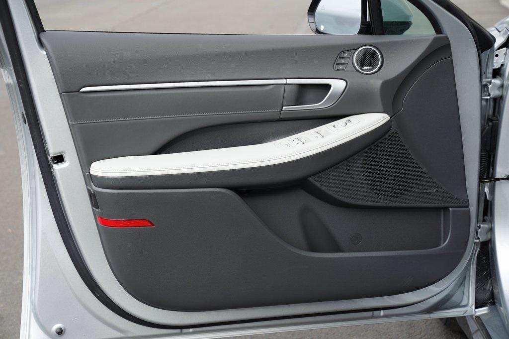 new 2025 Hyundai Sonata Hybrid car, priced at $38,515