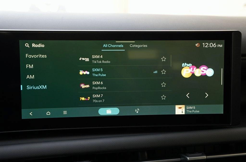 used 2025 Hyundai SANTA CRUZ car, priced at $33,810
