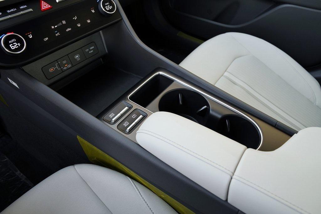 new 2025 Hyundai Sonata car, priced at $28,570