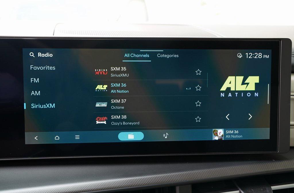 new 2025 Hyundai SANTA FE HEV car, priced at $39,670