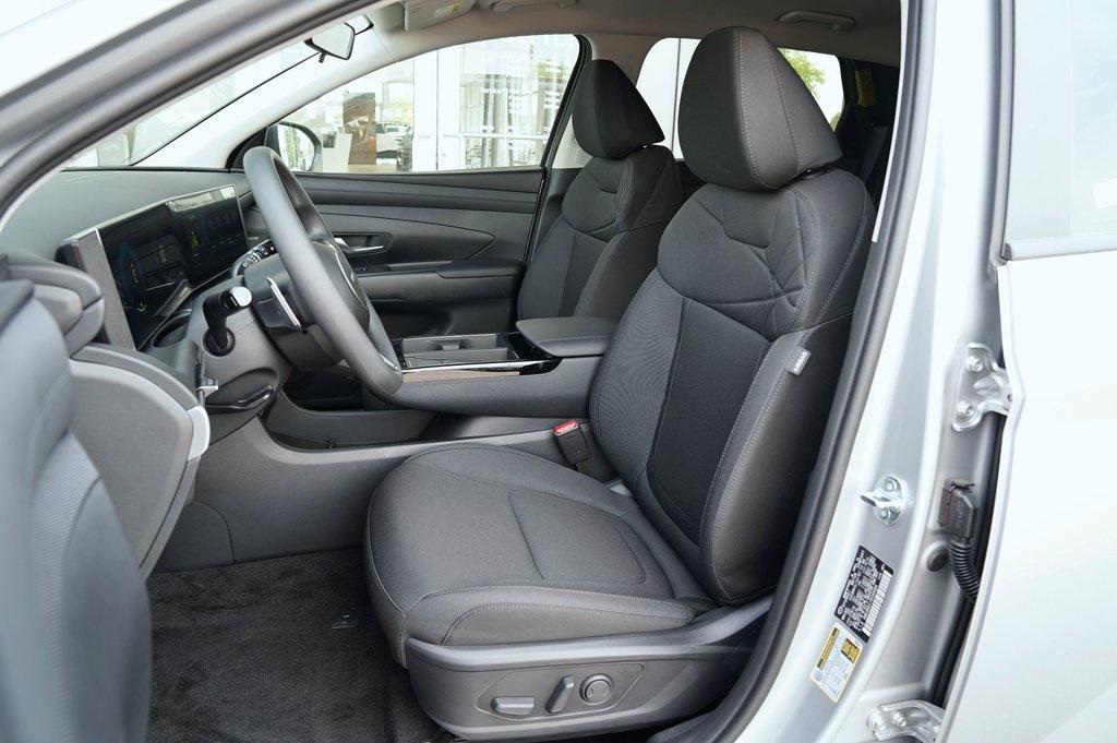 new 2025 Hyundai TUCSON Hybrid car, priced at $34,225