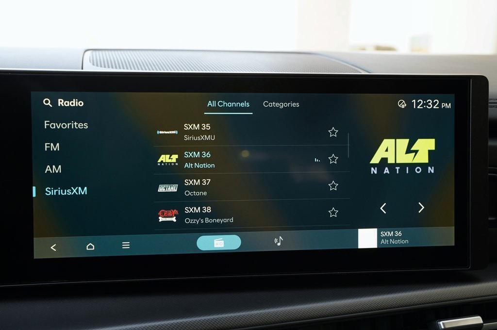 new 2025 Hyundai SANTA FE HEV car, priced at $39,925