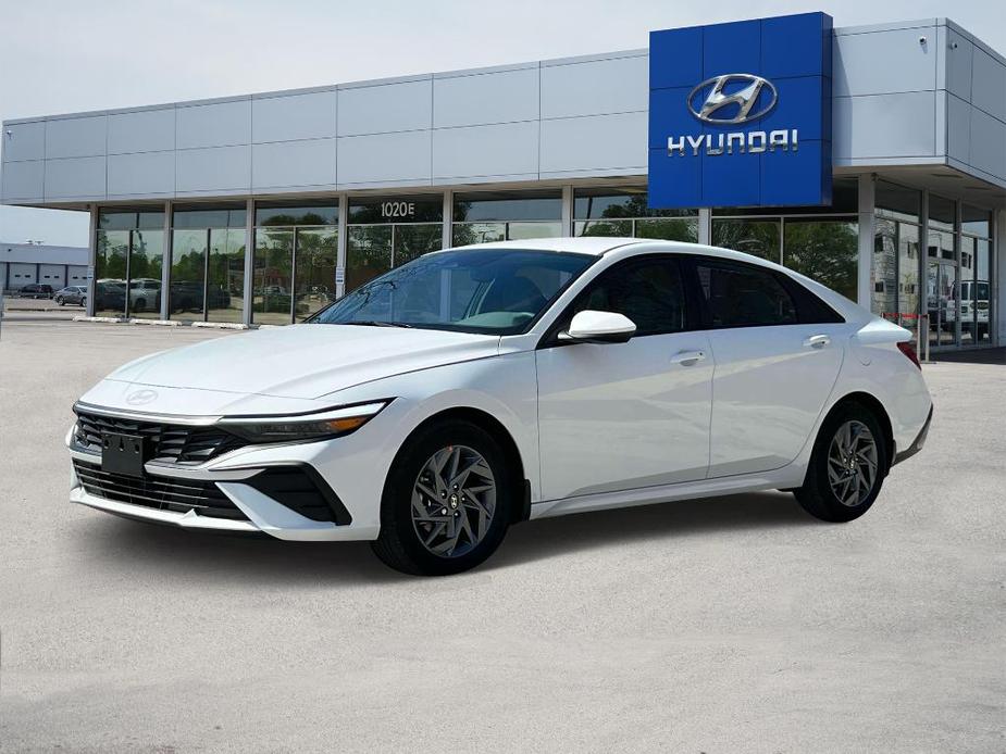 new 2025 Hyundai Elantra HEV car, priced at $27,765