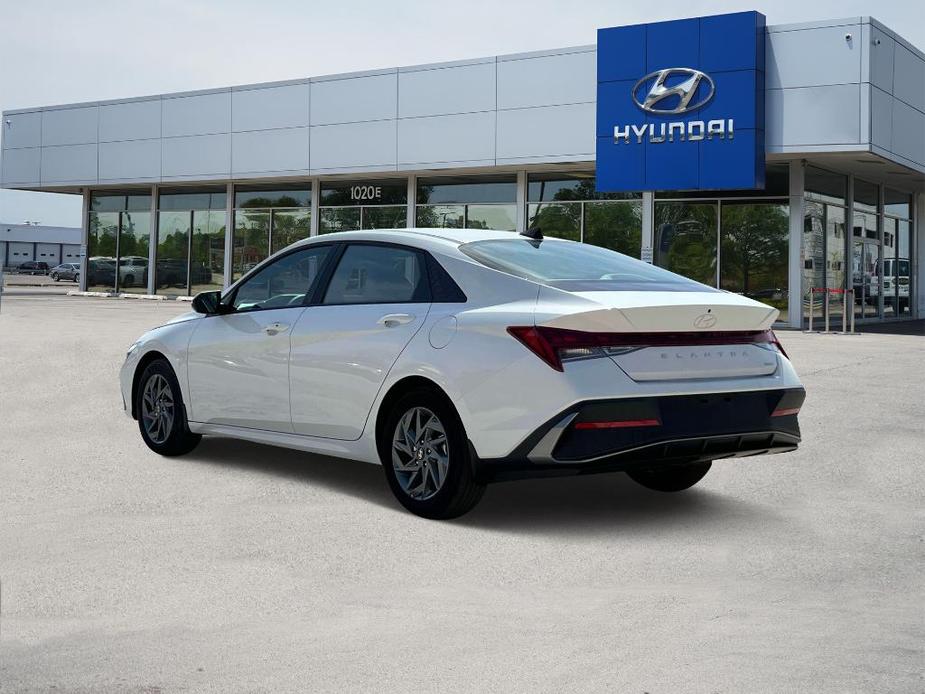 new 2025 Hyundai Elantra HEV car, priced at $27,765