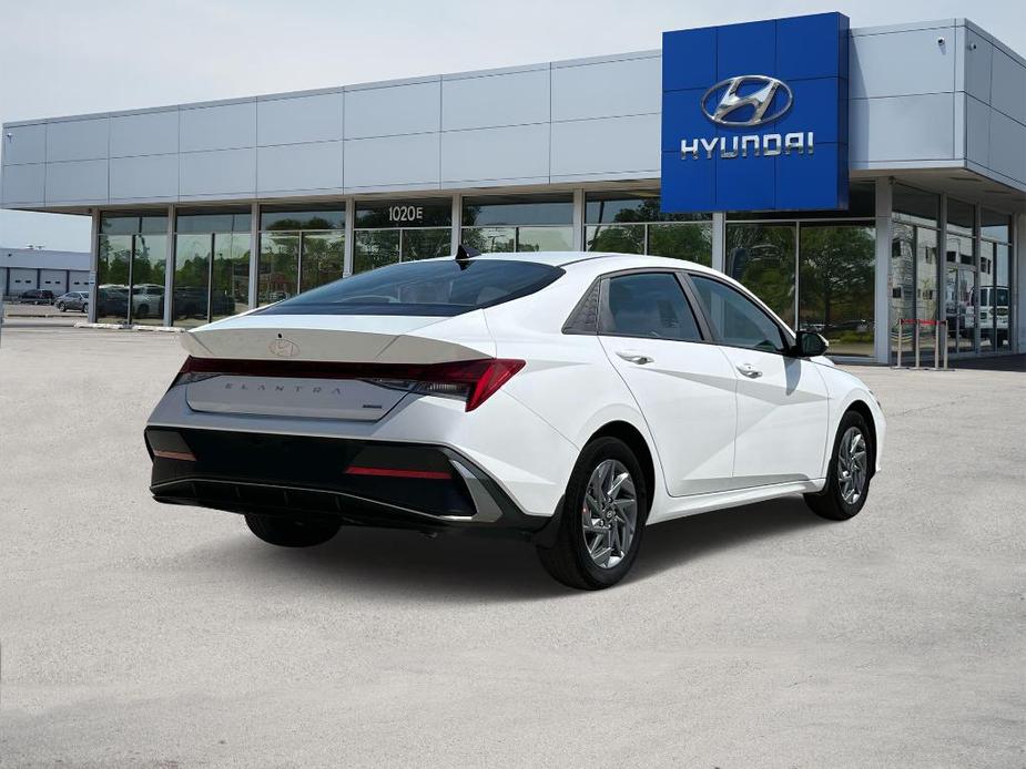 new 2025 Hyundai Elantra HEV car, priced at $27,765