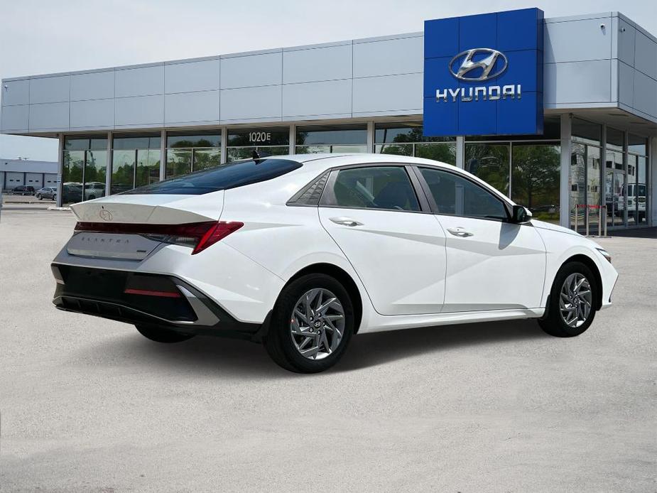 new 2025 Hyundai Elantra HEV car, priced at $27,765