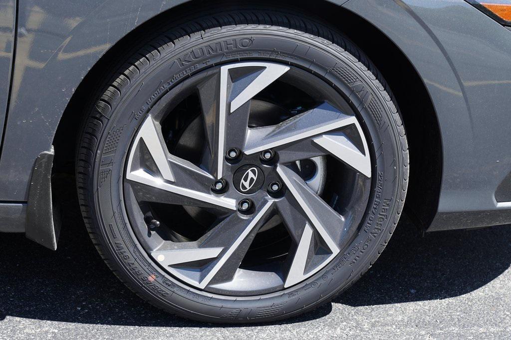 new 2025 Hyundai Elantra car, priced at $23,760