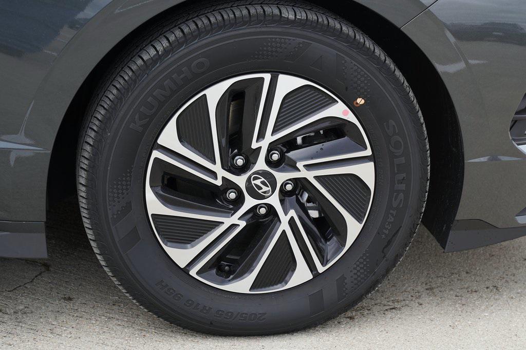 new 2026 Hyundai Sonata Hybrid car, priced at $30,297