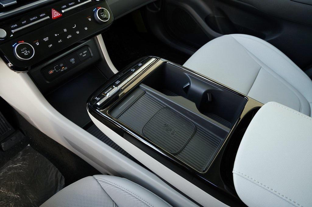 new 2025 Hyundai TUCSON Hybrid car, priced at $37,565