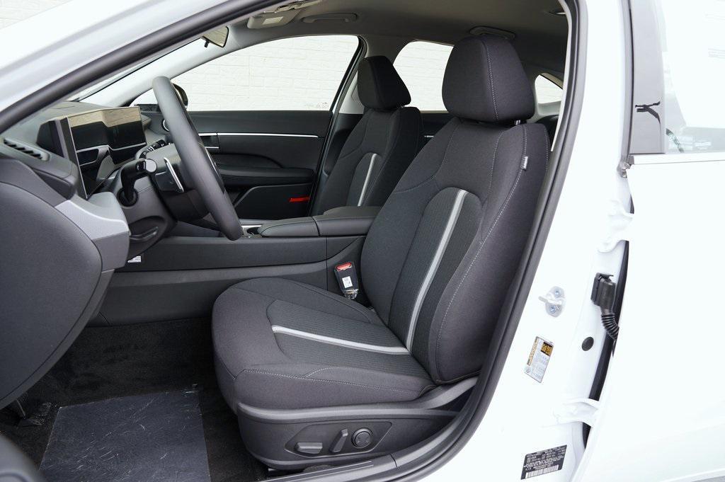 new 2025 Hyundai Sonata car, priced at $30,580
