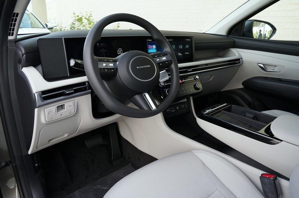 new 2025 Hyundai TUCSON Hybrid car, priced at $33,920