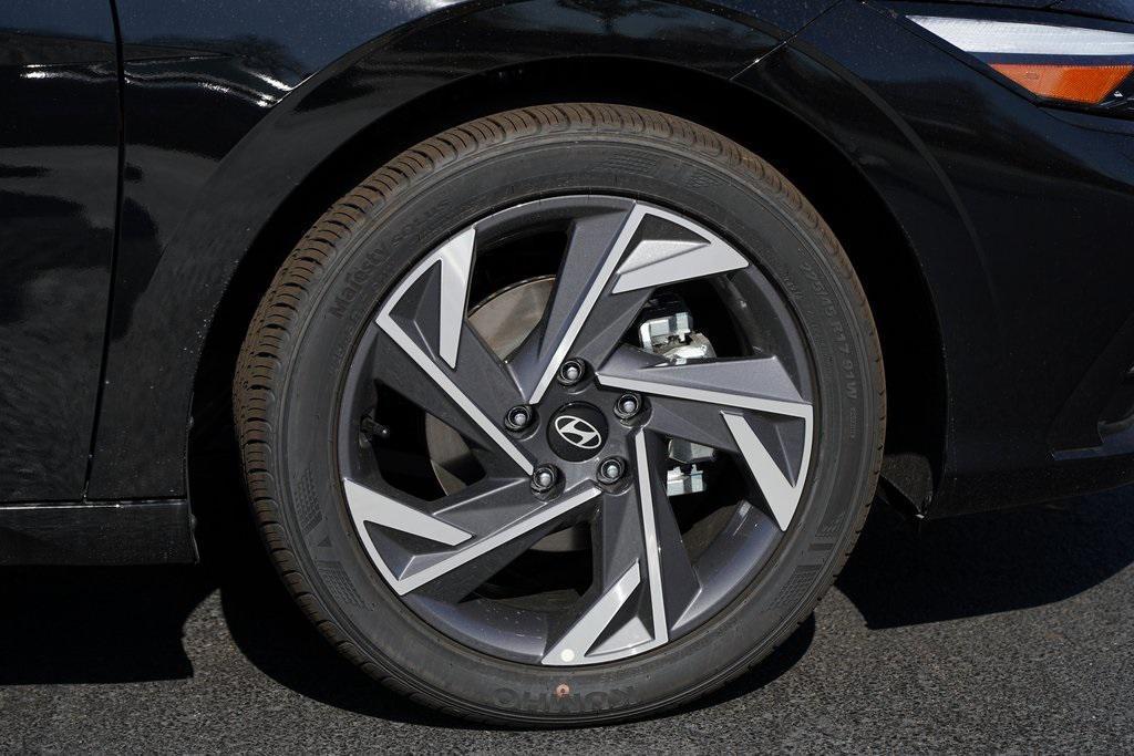 new 2025 Hyundai Elantra car, priced at $25,995