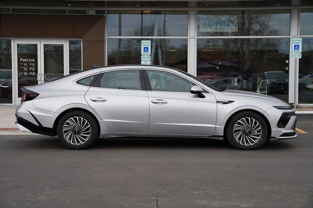 new 2025 Hyundai Sonata Hybrid car, priced at $37,528