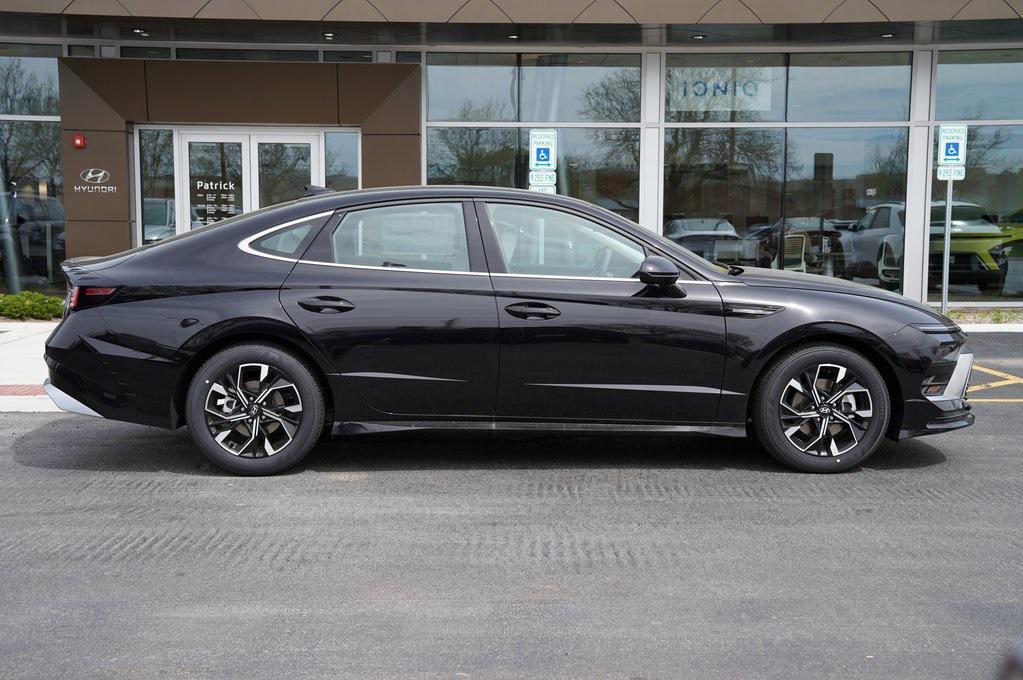new 2025 Hyundai Sonata car, priced at $30,080