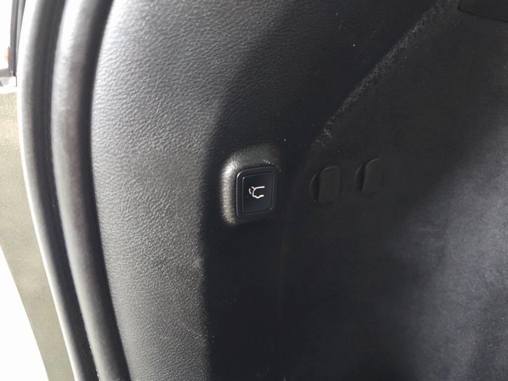 used 2019 Jeep Cherokee car, priced at $16,920