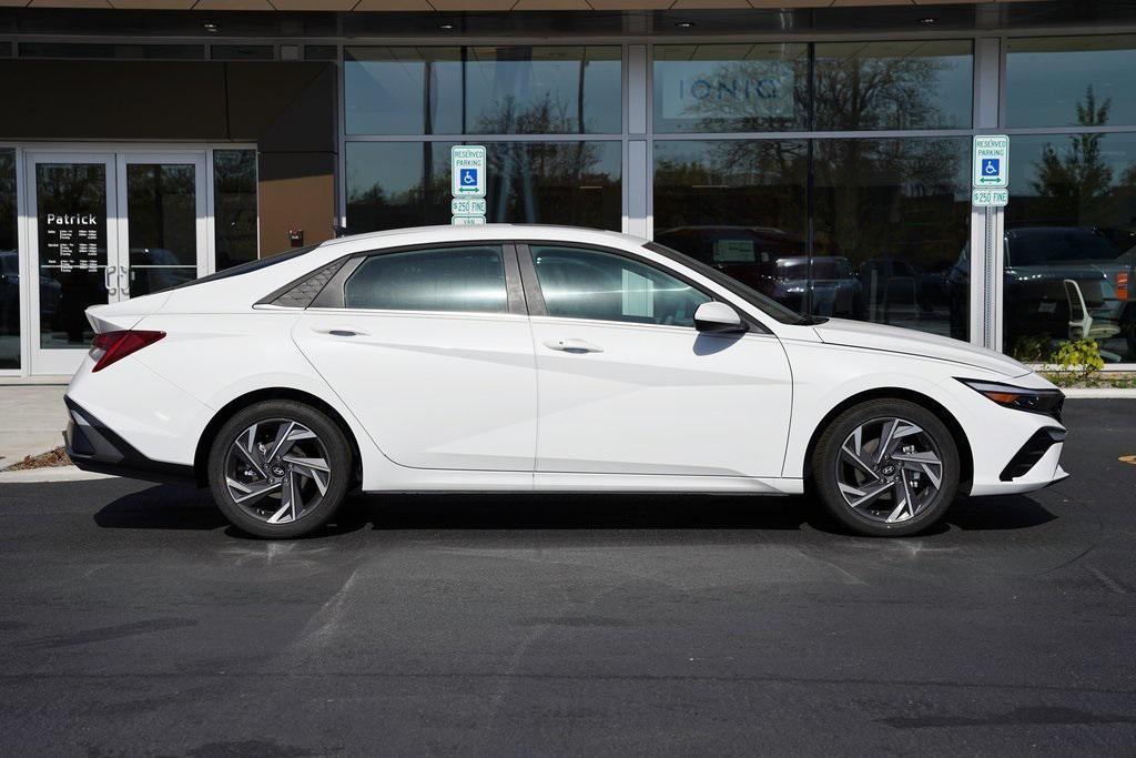 new 2025 Hyundai Elantra car, priced at $27,134