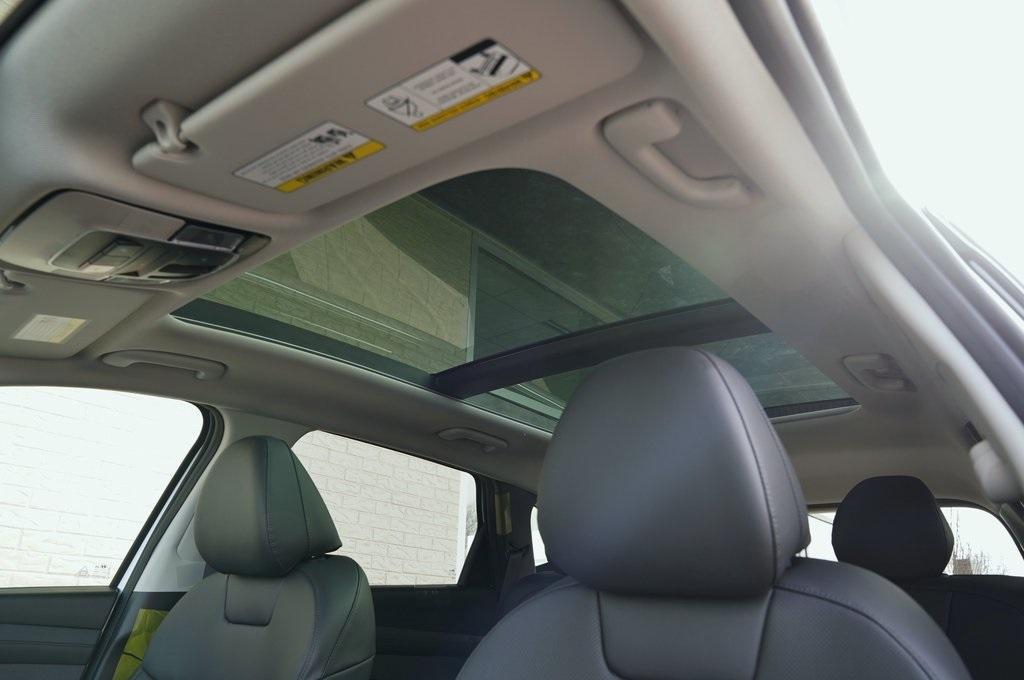 new 2025 Hyundai TUCSON Hybrid car, priced at $37,715