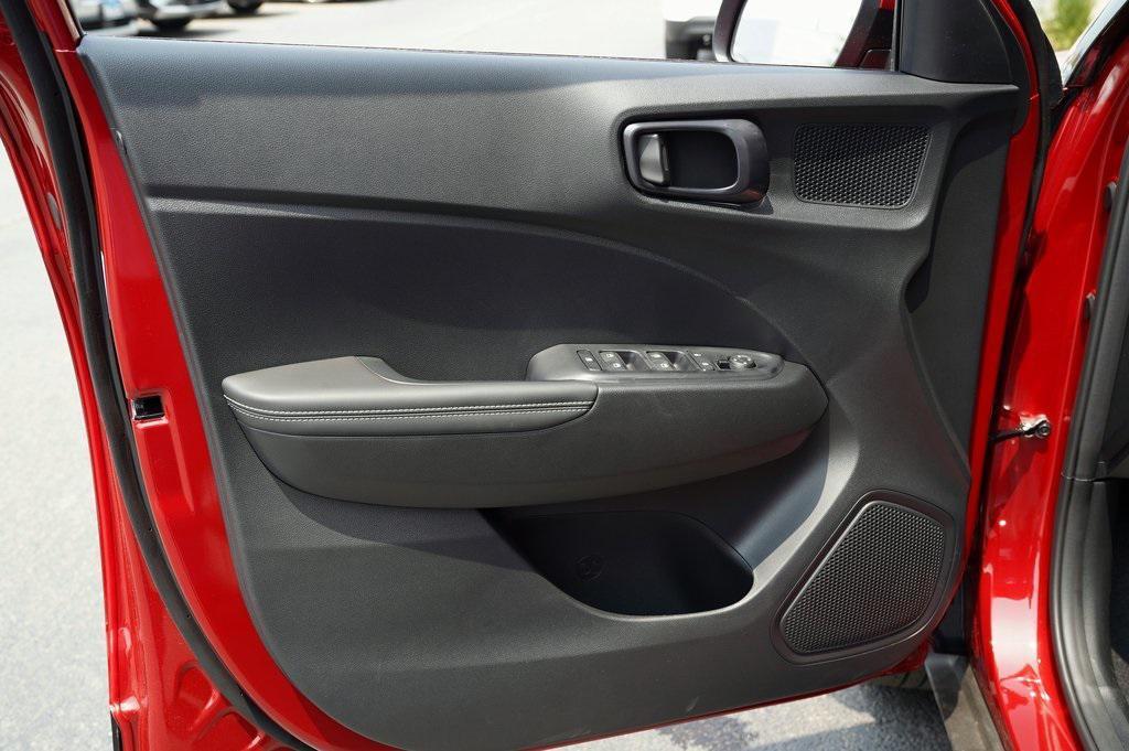 new 2025 Hyundai Venue car, priced at $25,390