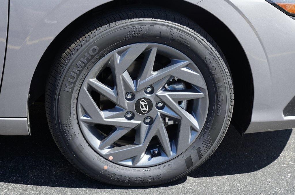 new 2025 Hyundai ELANTRA HEV car, priced at $25,765