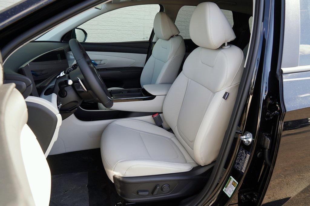 new 2025 Hyundai TUCSON Hybrid car, priced at $37,225