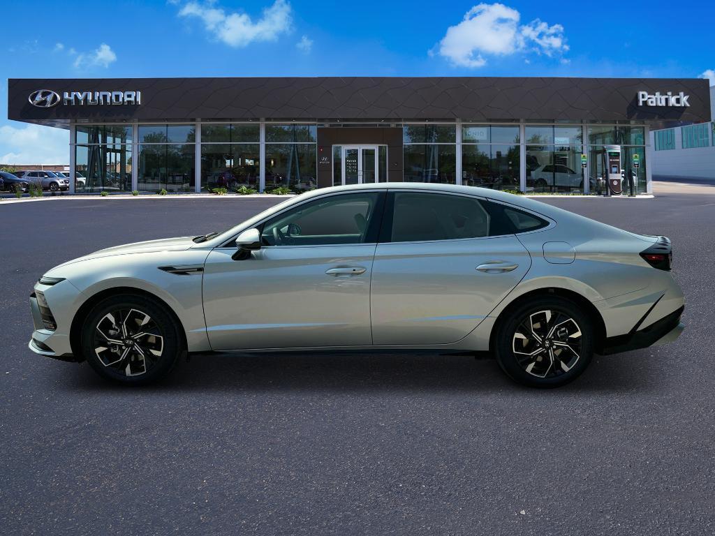 new 2025 Hyundai Sonata car, priced at $30,075