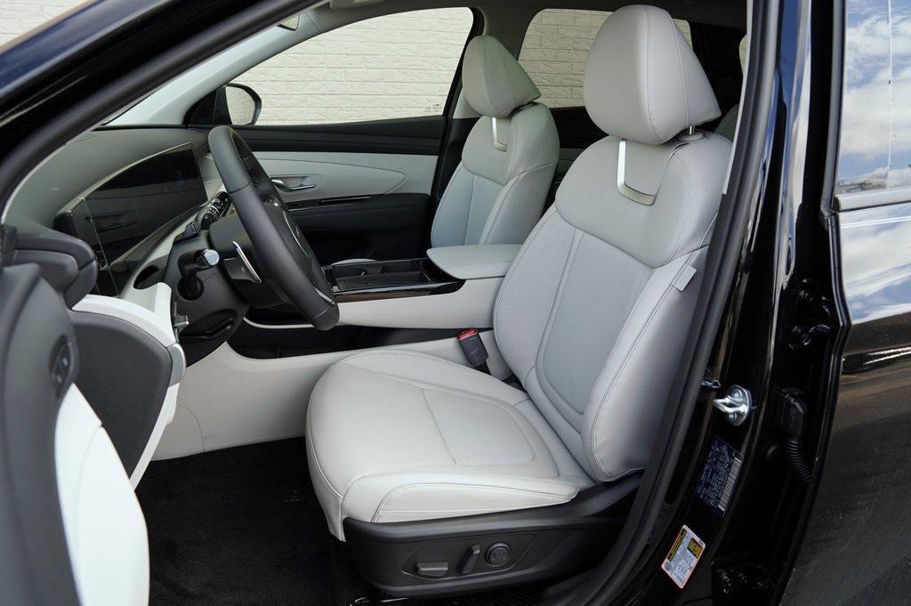 new 2025 Hyundai TUCSON Hybrid car, priced at $42,040