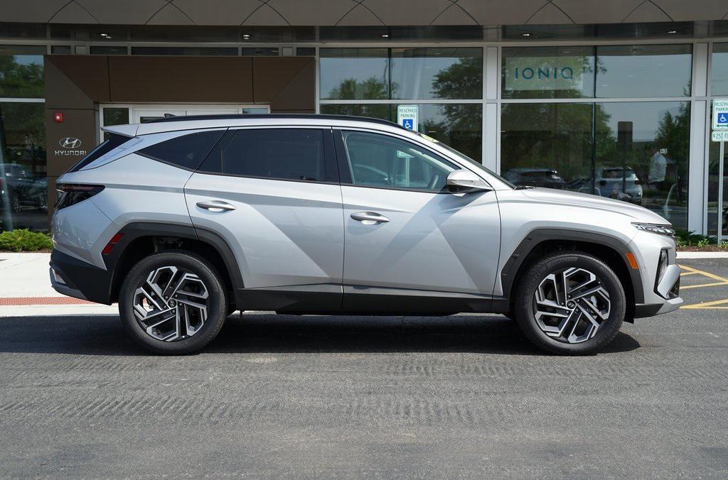 new 2025 Hyundai TUCSON Hybrid car, priced at $41,495