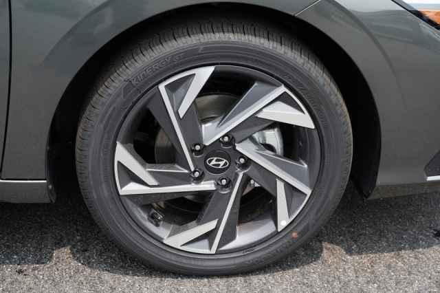 new 2025 Hyundai ELANTRA HEV car, priced at $26,760