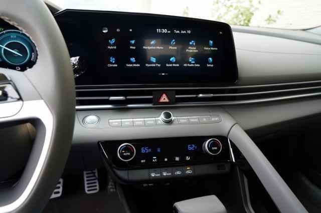 new 2025 Hyundai ELANTRA HEV car, priced at $26,760