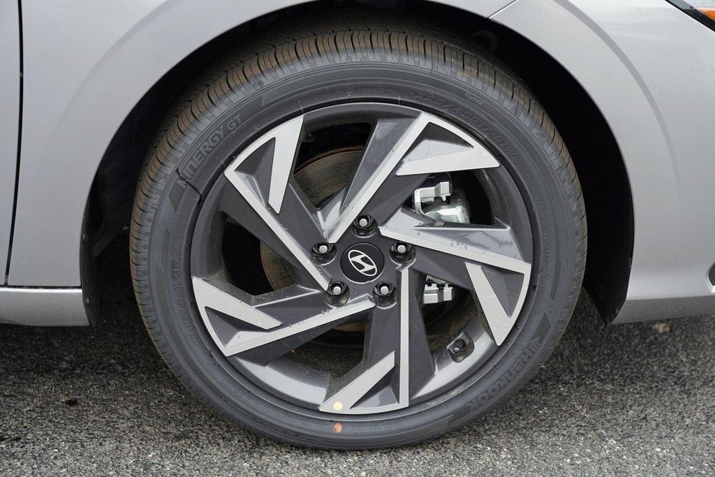new 2025 Hyundai ELANTRA HEV car, priced at $27,745
