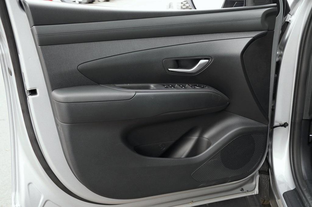 new 2025 Hyundai TUCSON Hybrid car, priced at $37,225