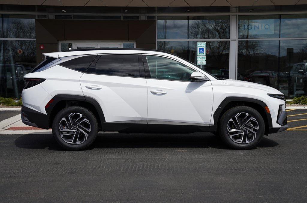 new 2025 Hyundai TUCSON Hybrid car, priced at $41,335