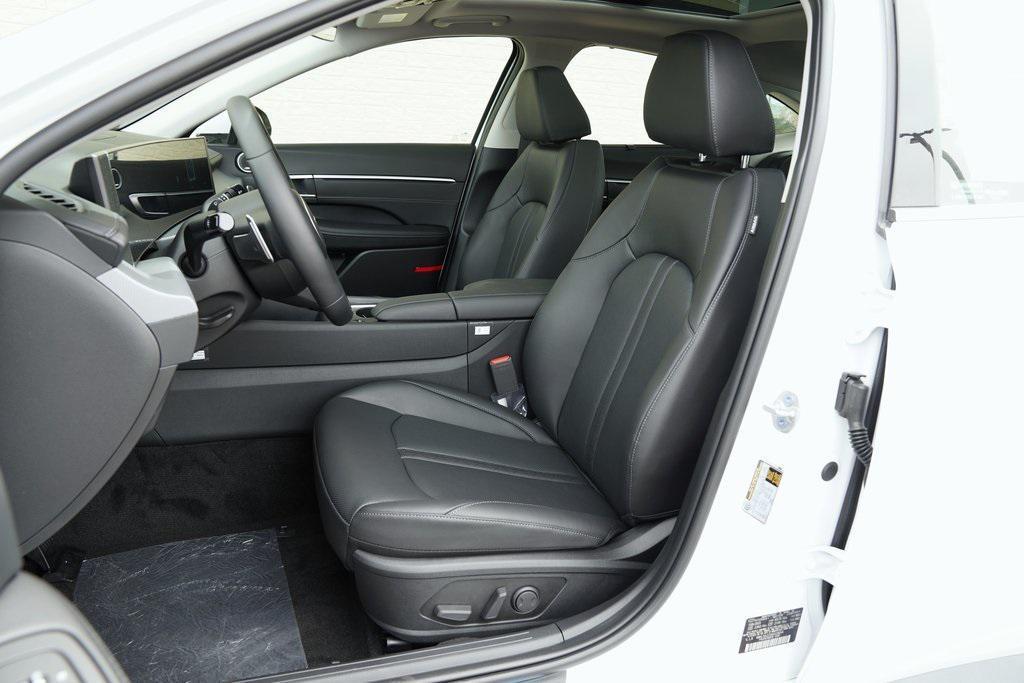 new 2025 Hyundai Sonata Hybrid car, priced at $39,148