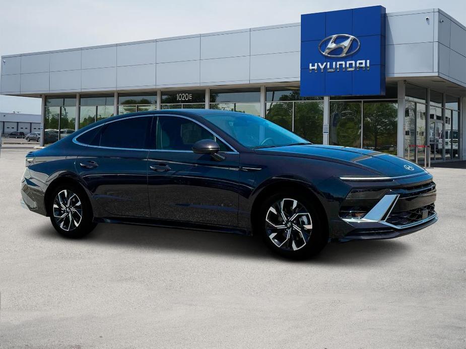 new 2024 Hyundai Sonata car, priced at $28,250