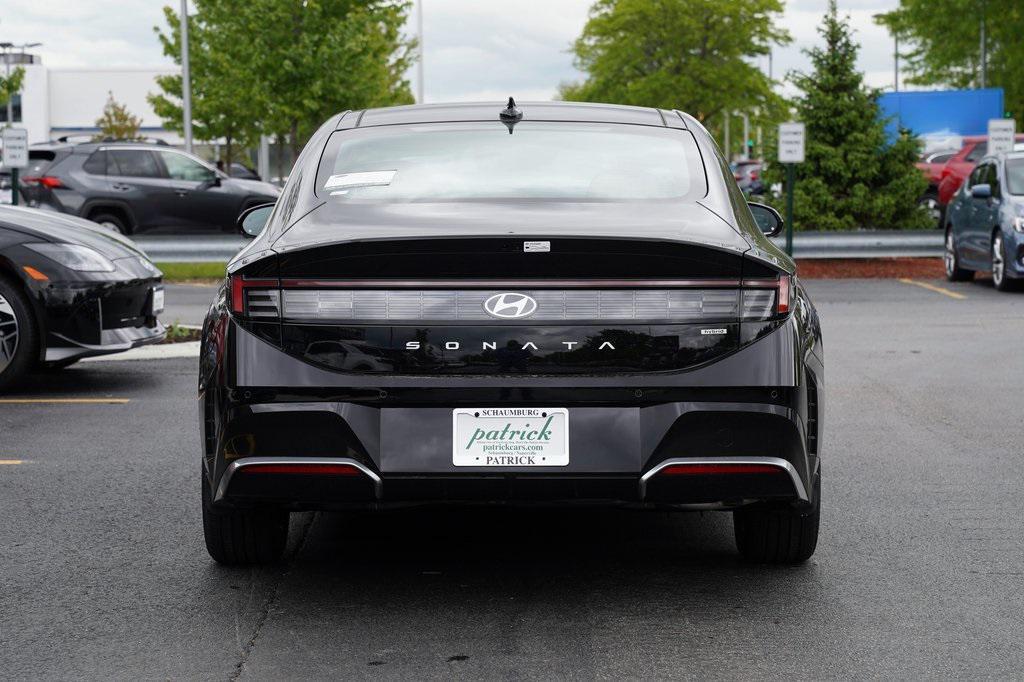 new 2025 Hyundai Sonata Hybrid car, priced at $37,990