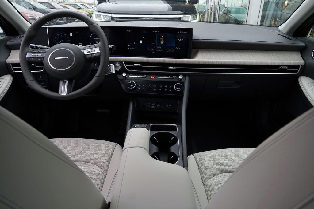 new 2025 Hyundai Sonata Hybrid car, priced at $39,030