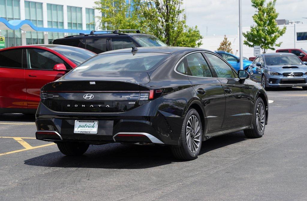 new 2025 Hyundai Sonata Hybrid car, priced at $32,080