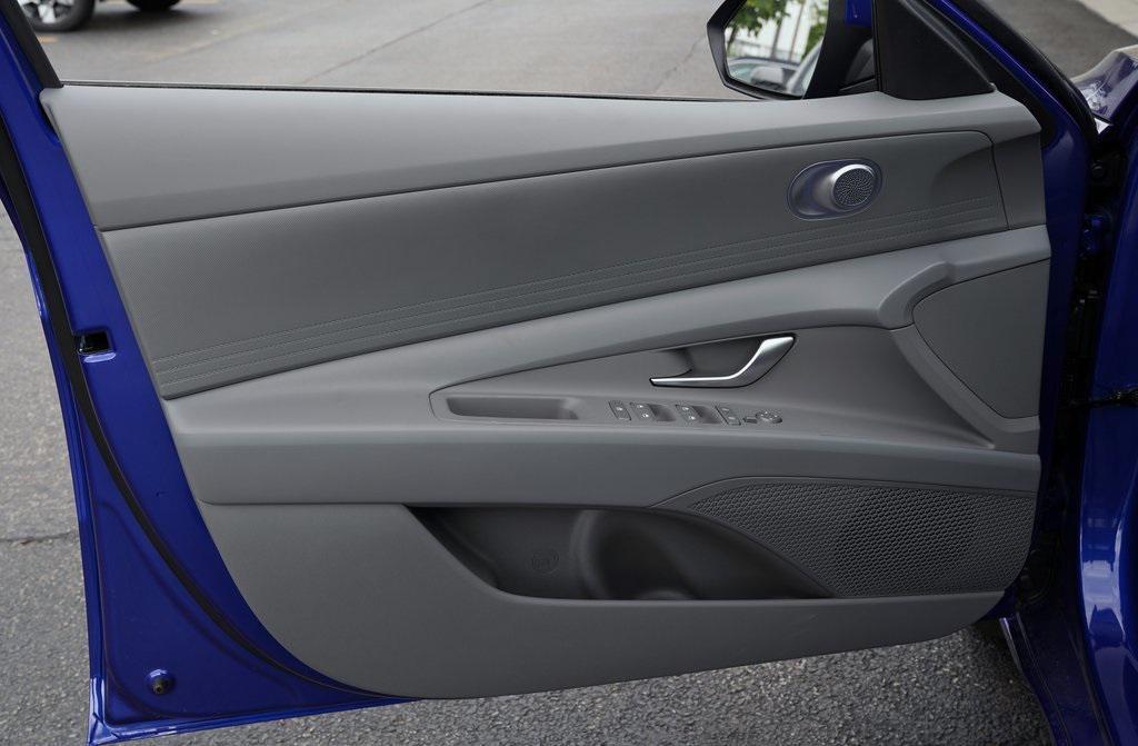 new 2025 Hyundai ELANTRA HEV car, priced at $25,700