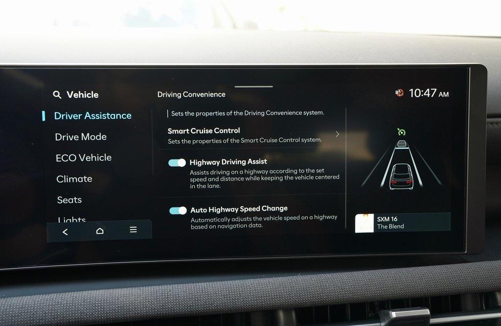 new 2025 Hyundai TUCSON Hybrid car, priced at $42,135