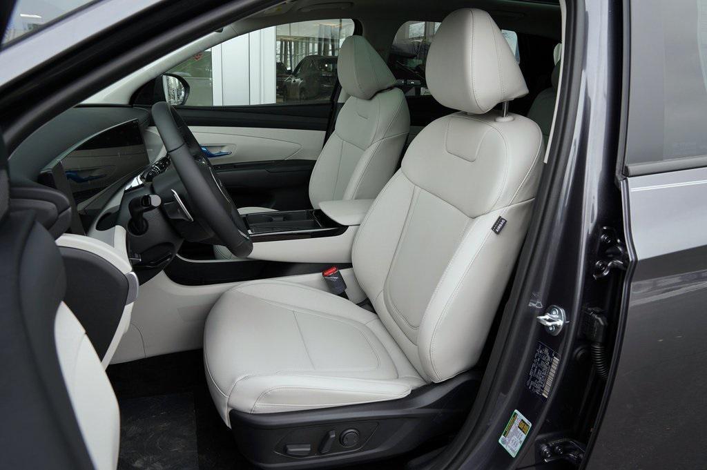 new 2025 Hyundai TUCSON Hybrid car, priced at $36,900