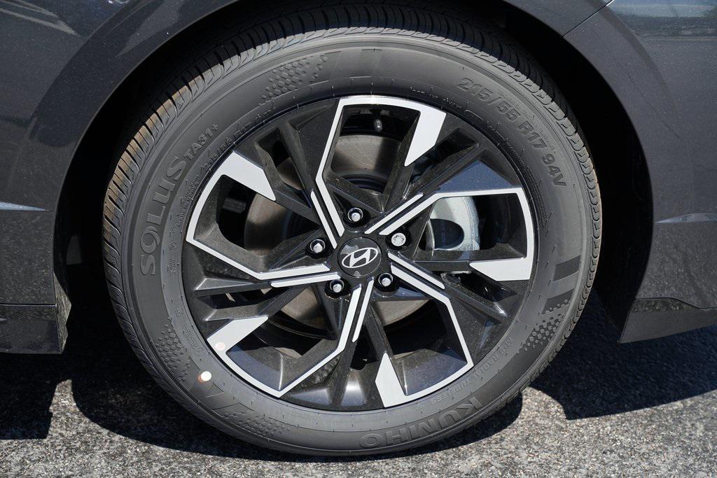 new 2025 Hyundai Sonata car, priced at $28,610