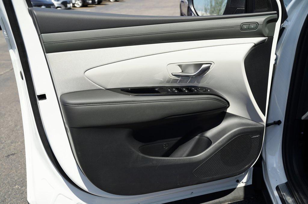 new 2025 Hyundai TUCSON Hybrid car, priced at $42,610
