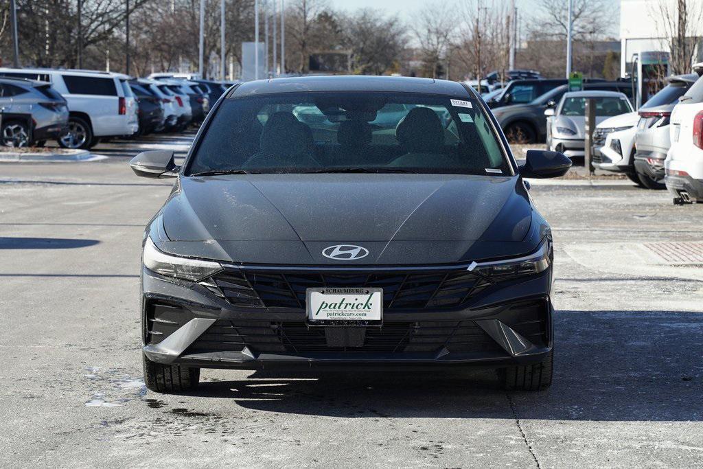 new 2025 Hyundai Elantra HEV car, priced at $30,121