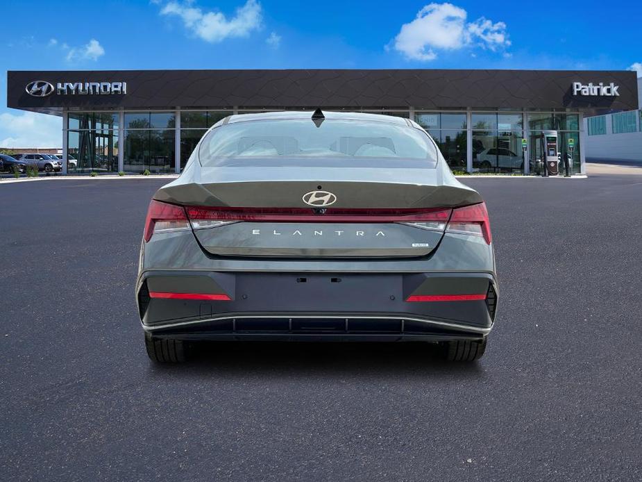 new 2025 Hyundai Elantra HEV car, priced at $30,621