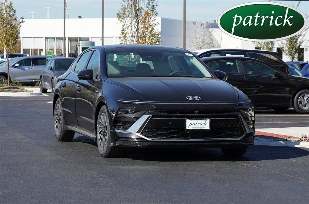 new 2025 Hyundai Sonata Hybrid car, priced at $38,525