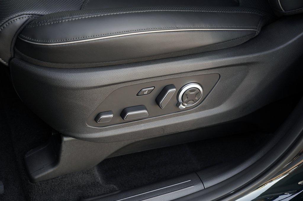 used 2025 Hyundai Palisade car, priced at $50,676
