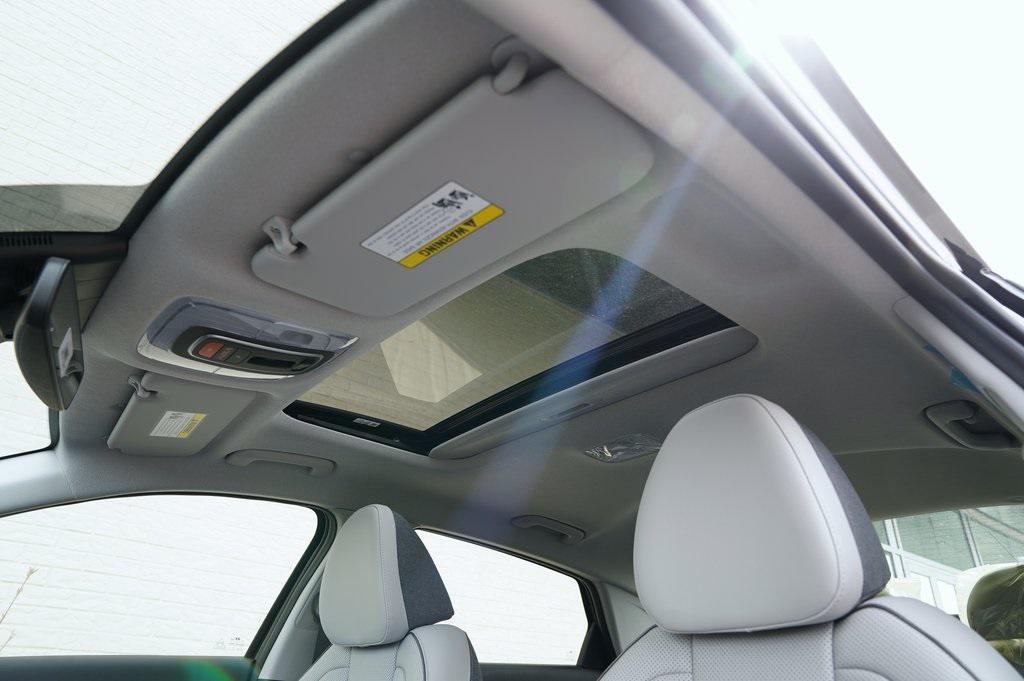 new 2025 Hyundai ELANTRA HEV car, priced at $29,705