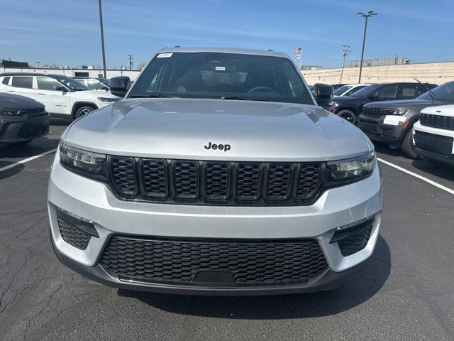 new 2024 Jeep Grand Cherokee car, priced at $44,099