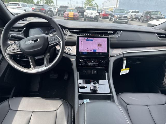 new 2025 Jeep Grand Cherokee car, priced at $46,981